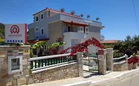 Augustus Hotel